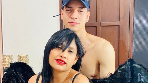 Chat With AgathaAndKen Now