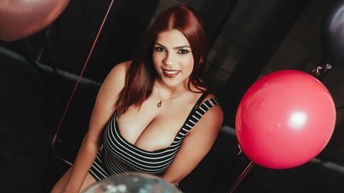 Chat With AishaTailor Now