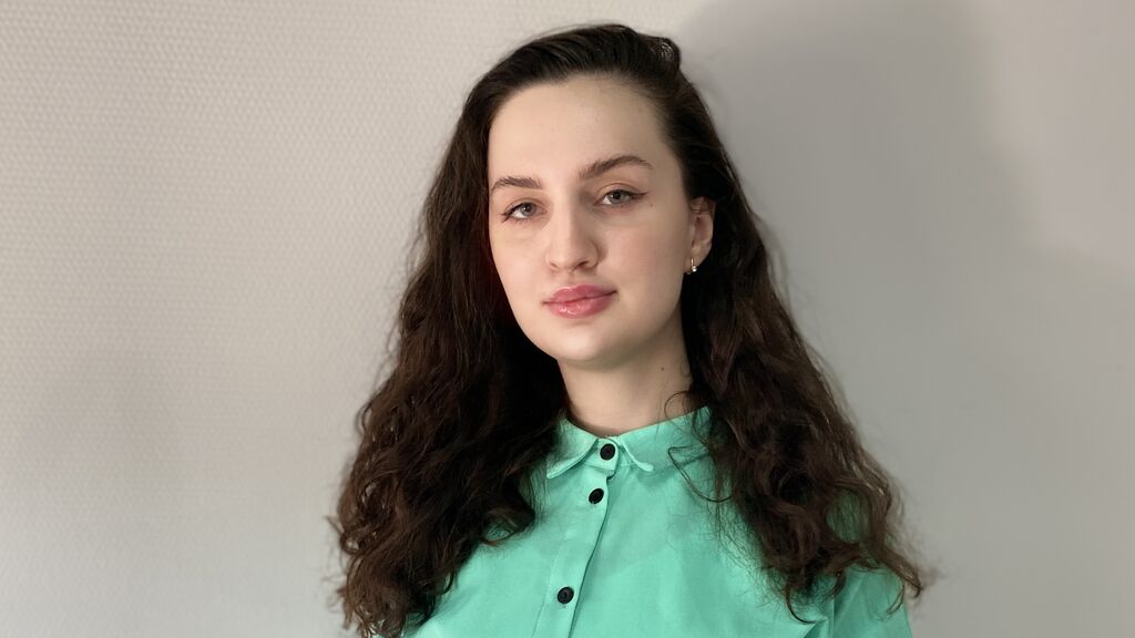 Chat With AlbinaMorini Now