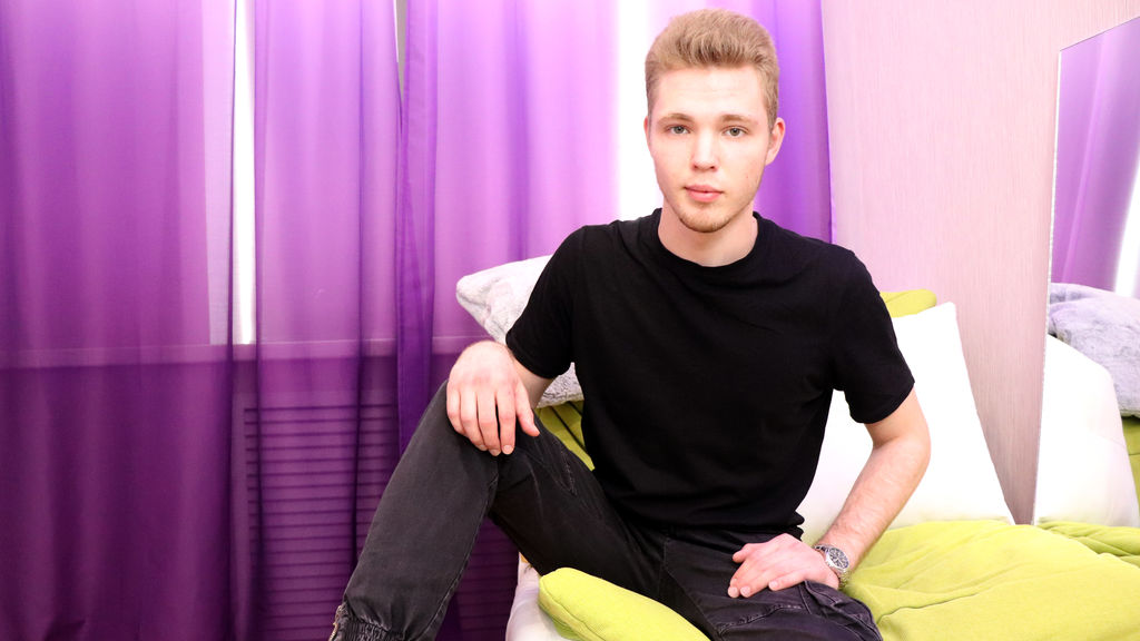 Chat With AlexKorans Now