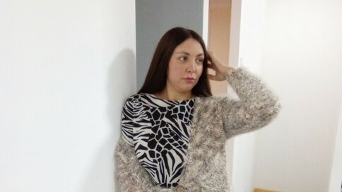 Chat With AliceMarinela Now