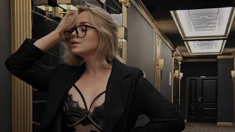 Chat With AliceMiss Now