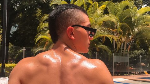 Chat With AmadeoLee Now