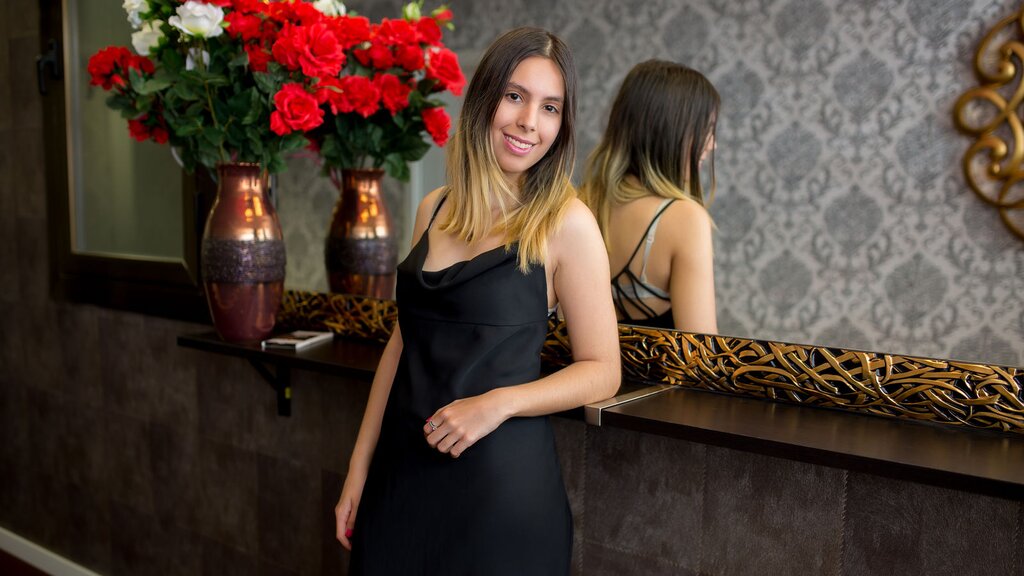 Chat With AmarisEryn Now