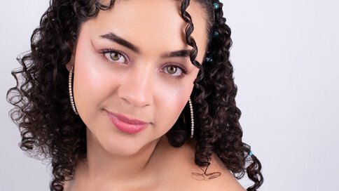 Chat With AnnaFlowers Now