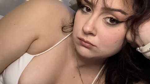 Chat With AnnieOskar Now