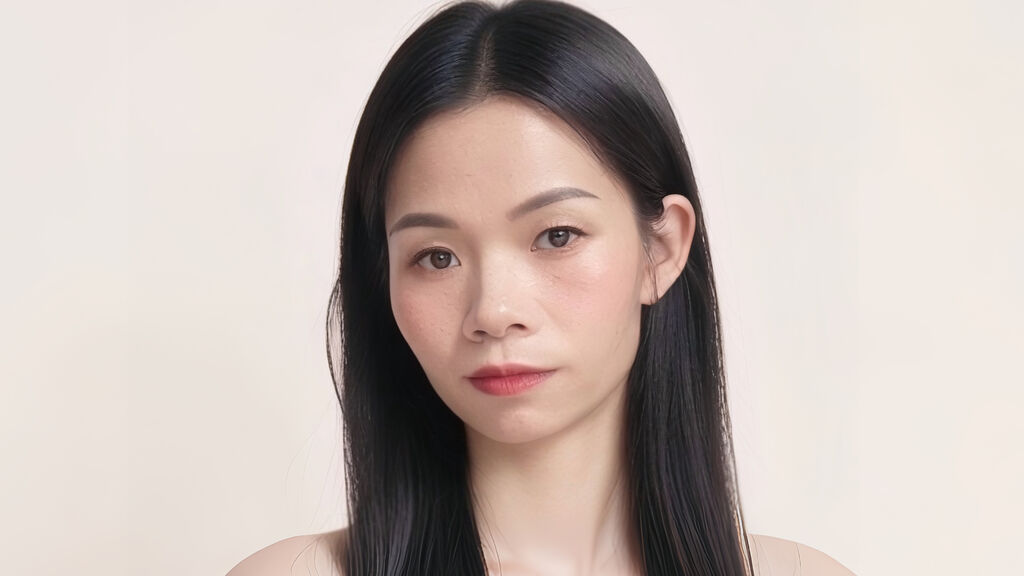 Chat With ArianaHuiHui Now