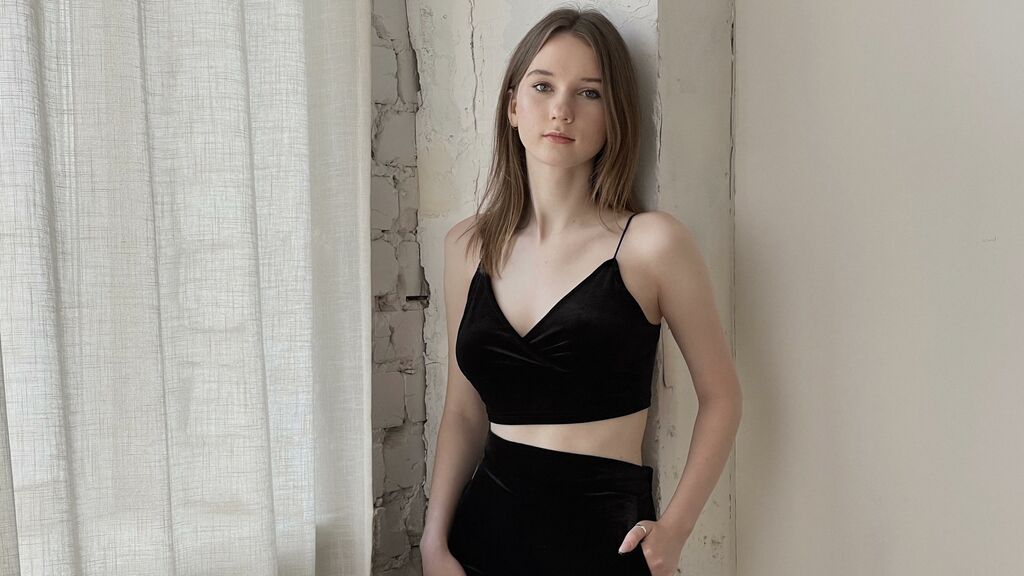 Chat With ArielRussell Now