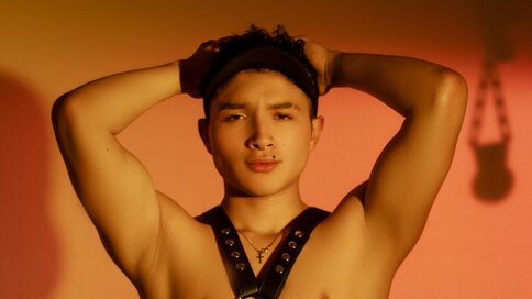 Chat With AustinSummer Now