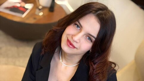 Chat With BellaBriggs Now