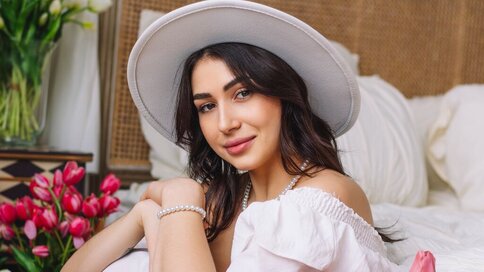 Chat With BellaTyler Now