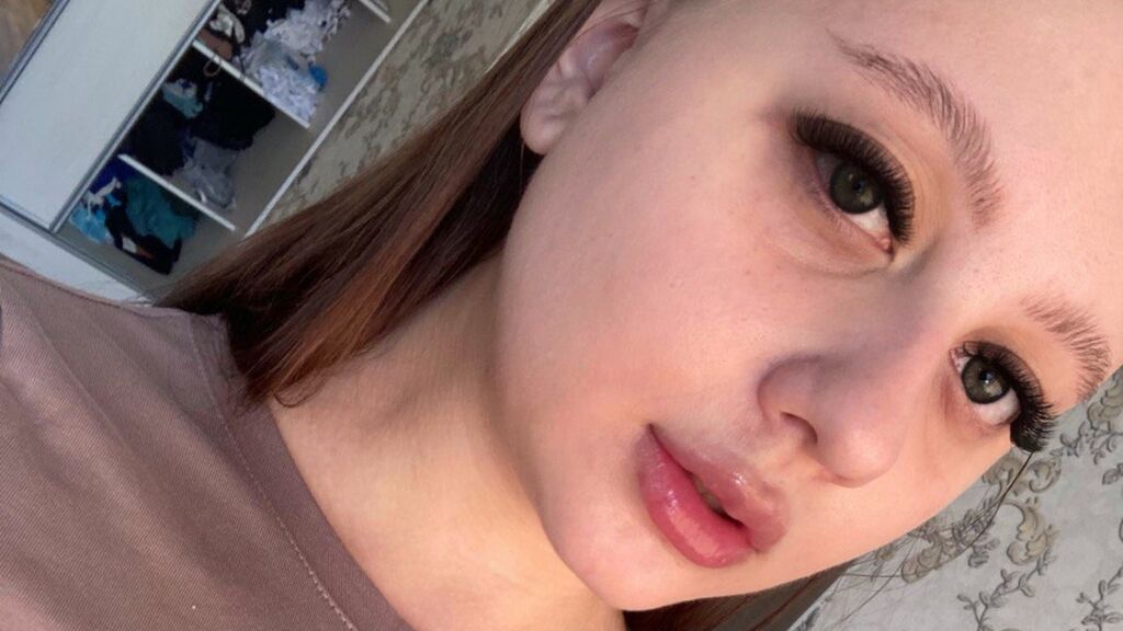 Chat With BritniAnnie Now