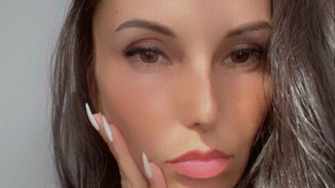 Chat With CarlaAngelss Now