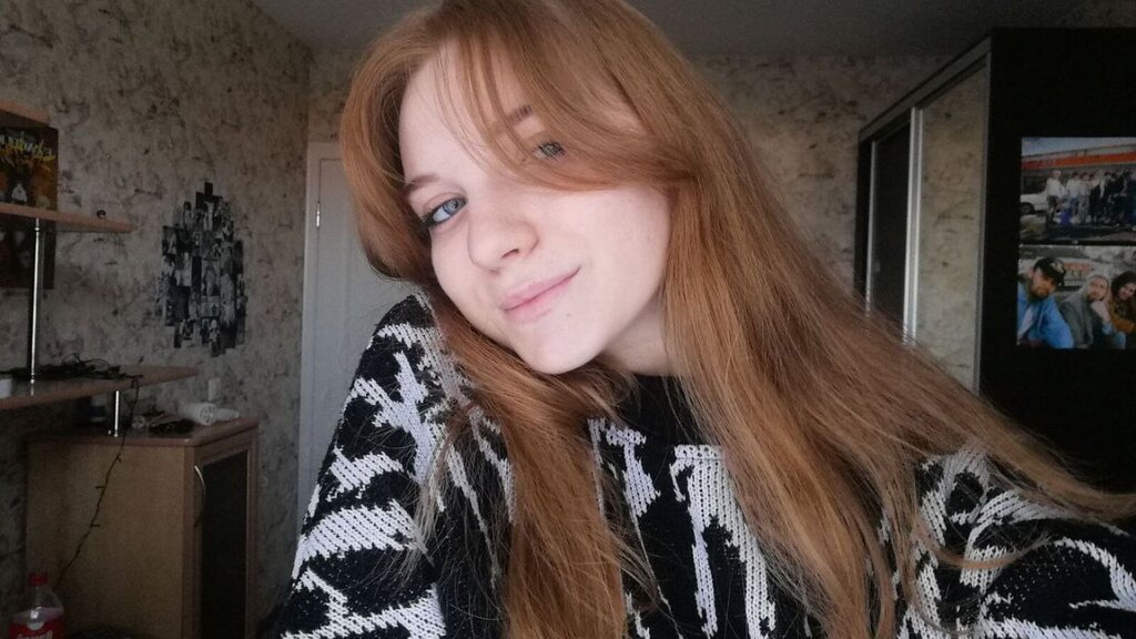 Chat With CarlottaBono Now