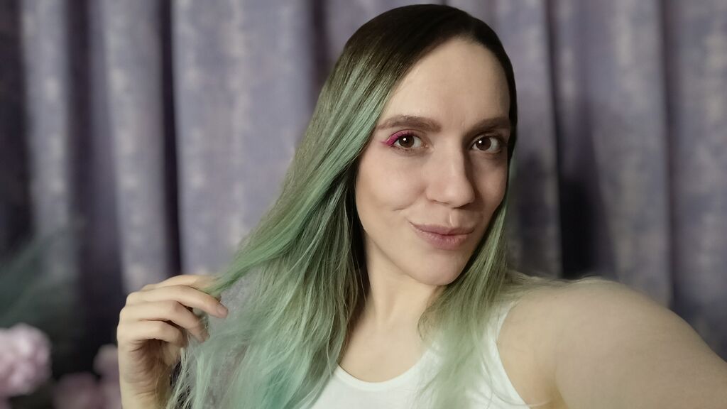 Chat With CatrinLanch Now