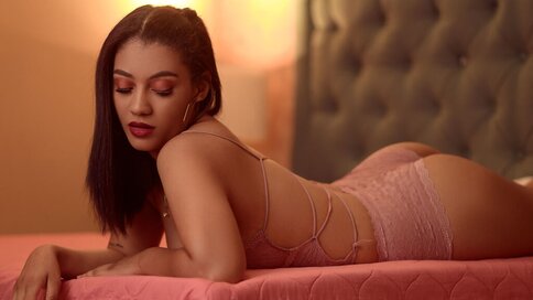 Chat With CourtneyJules Now