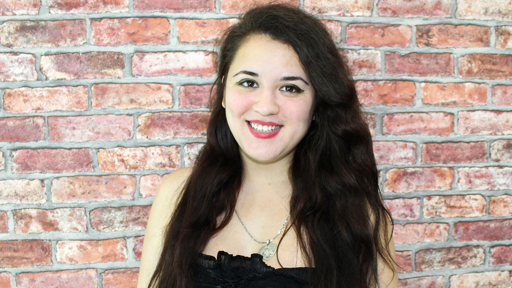 Chat With CuteMiriamForU Now