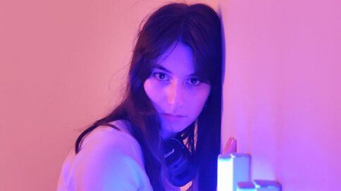 Chat With DalilaSolhjem Now