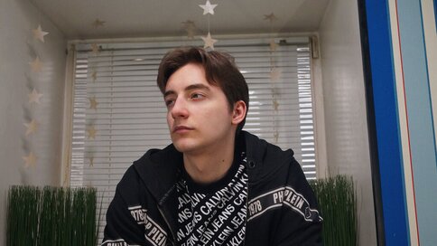 Chat With DamonDize Now