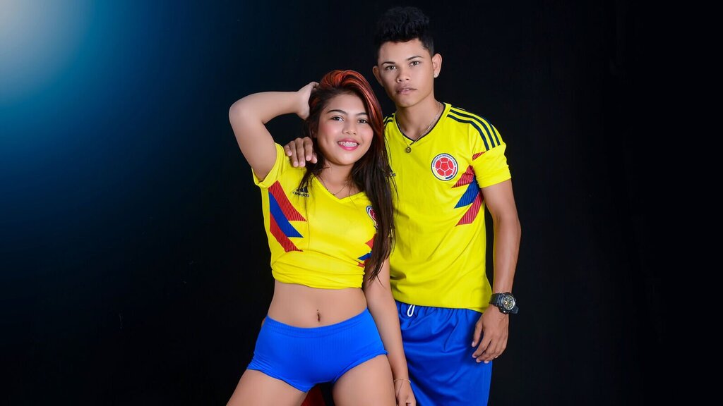 Chat With DanielAndAndrea Now