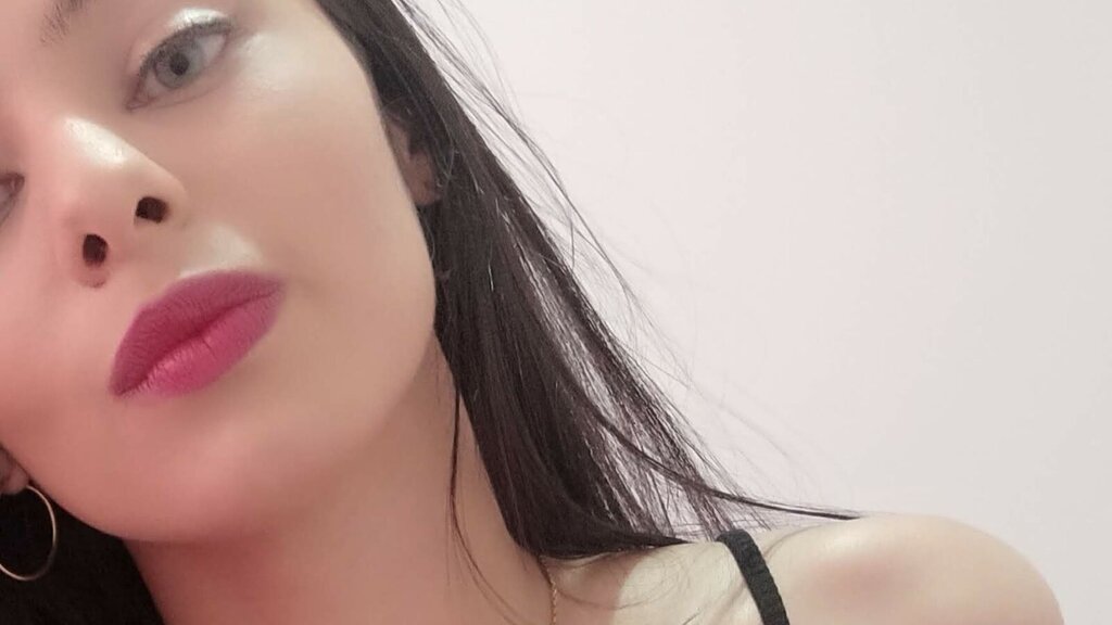 Chat With DannaMi Now