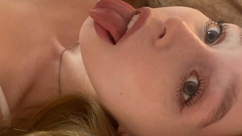 Chat With DieraFennimore Now