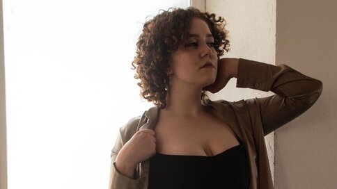Chat With EsmaCooper Now
