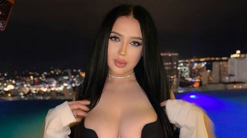 Chat With FeliciaHerceg Now