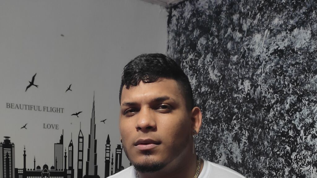 Chat With FranQuintero Now
