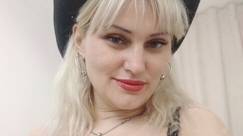 Chat With FreiaDom Now