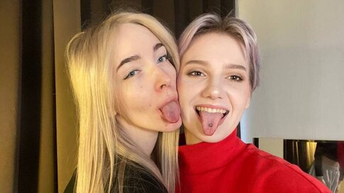 Chat With GladysAndDarel Now