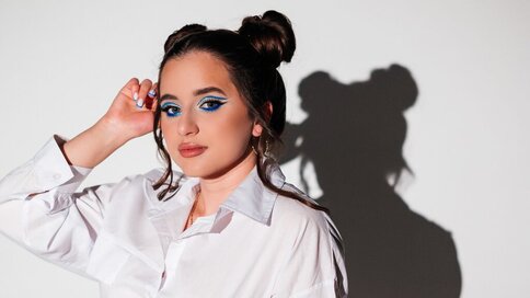 Chat With HannahEdington Now