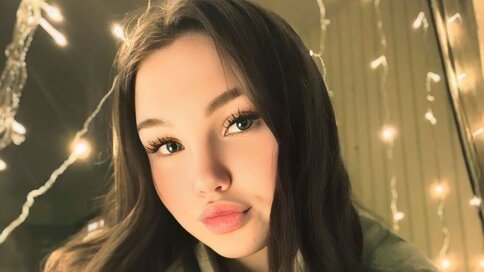 Chat With HelgaCraiger Now