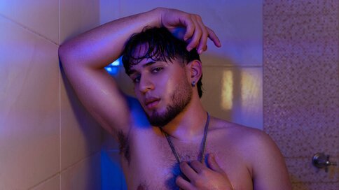 Chat With JustinNogueira Now