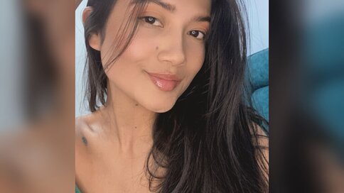 Chat With KarolRangel Now