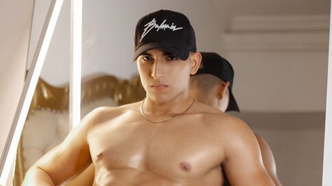 Chat With KevinSandoval Now