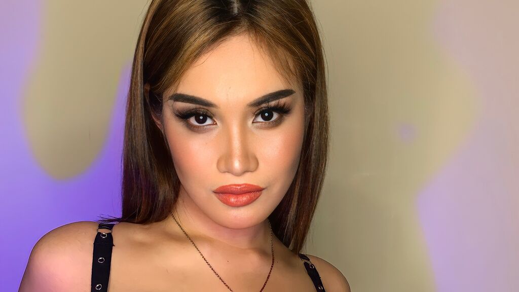 Chat With KhylieHoliday Now