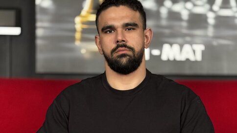 Chat With KysonRhodes Now