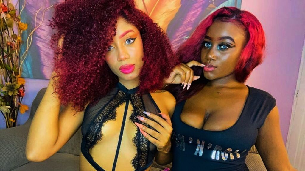 Chat With LarianaAndBriana Now