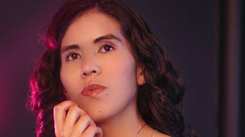 Chat With LarissaaCosta Now
