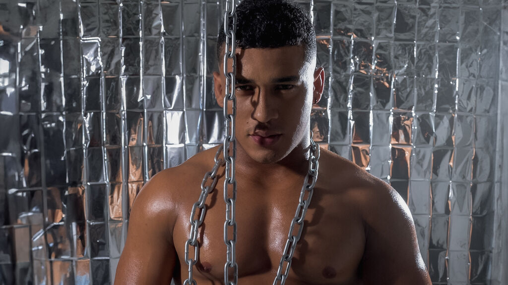 Chat With LeoMontez Now