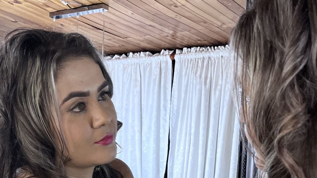 Chat With LeonelaBellota Now