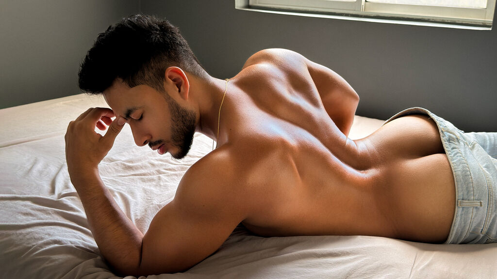 Chat With LianCruz Now