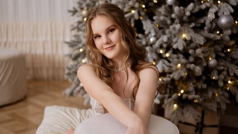 Chat With LiliLohan Now