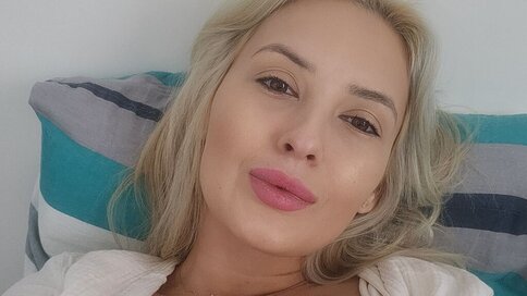 Chat With LisaBenette Now