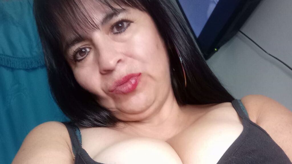Chat With LucyArdiente Now