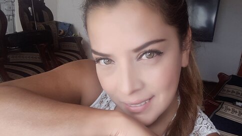 Chat With LucyManizales Now