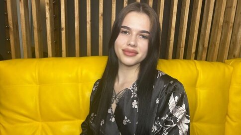 Chat With MalenaMone Now