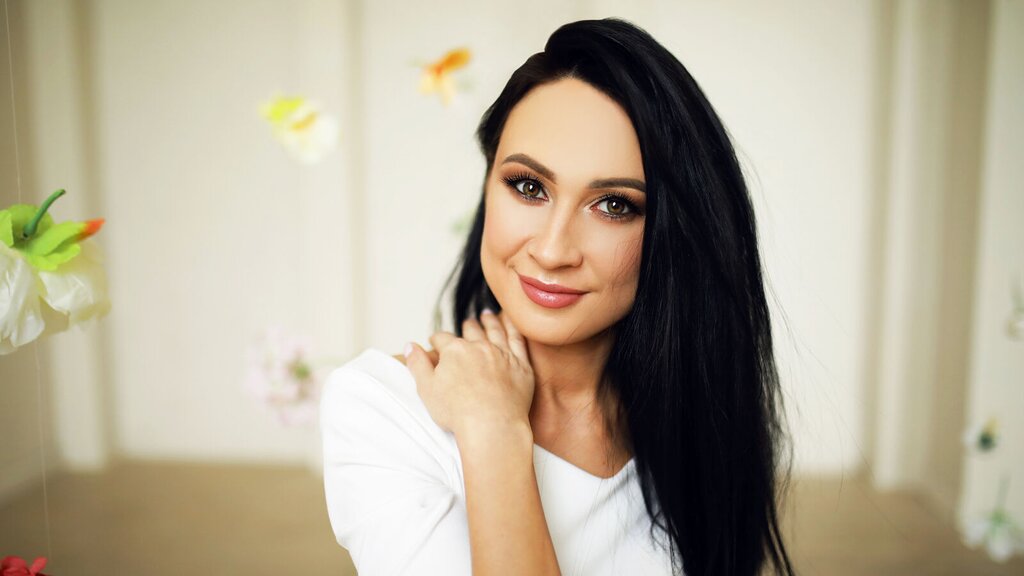 Chat With MiaMayron Now