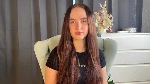 Chat With MiraNyman Now